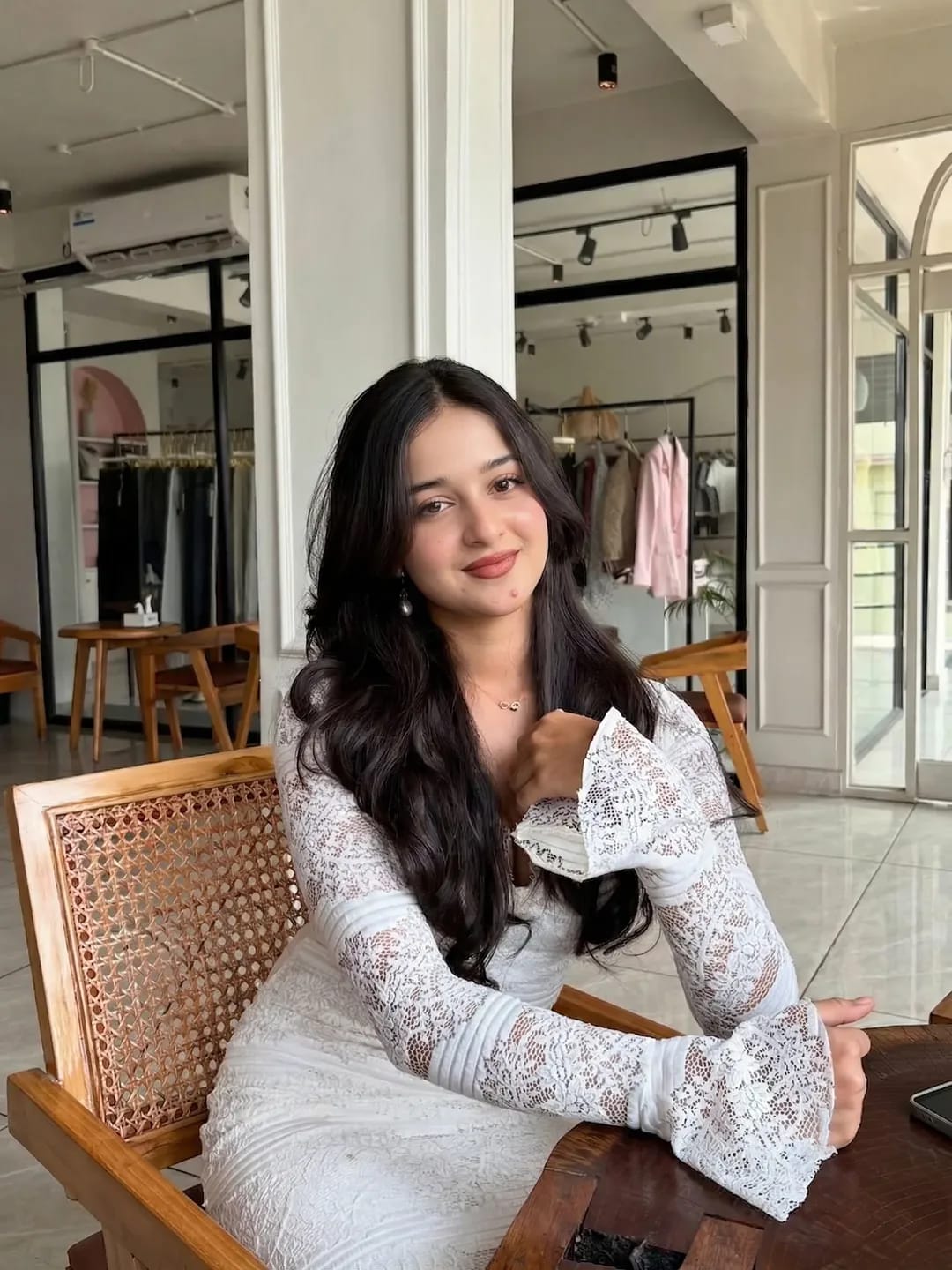 Myself divya indore top models and college girls available
