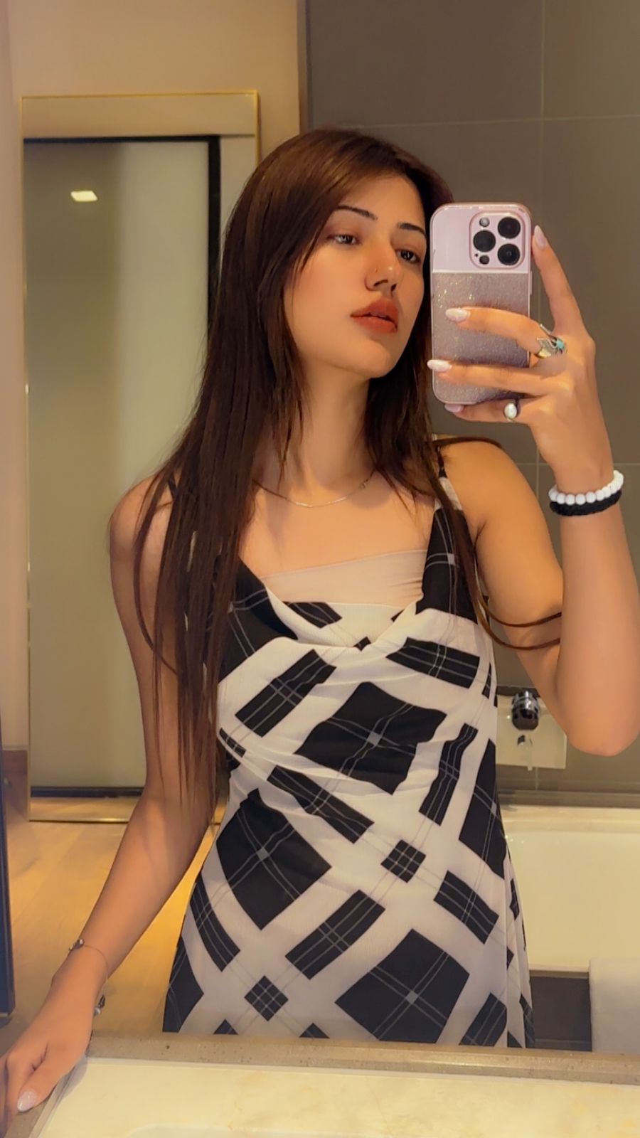 Call Girls in Malviya Nagar Delhi CALL Me 8447717000 Booking 24X7 Call Girl Services Delhi NCR