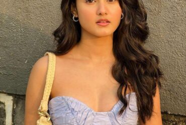 Call Girls In Khan Market 𝟗𝟕𝟏𝟏𝟎𝟏𝟒𝟕𝟎𝟓 Escort Service