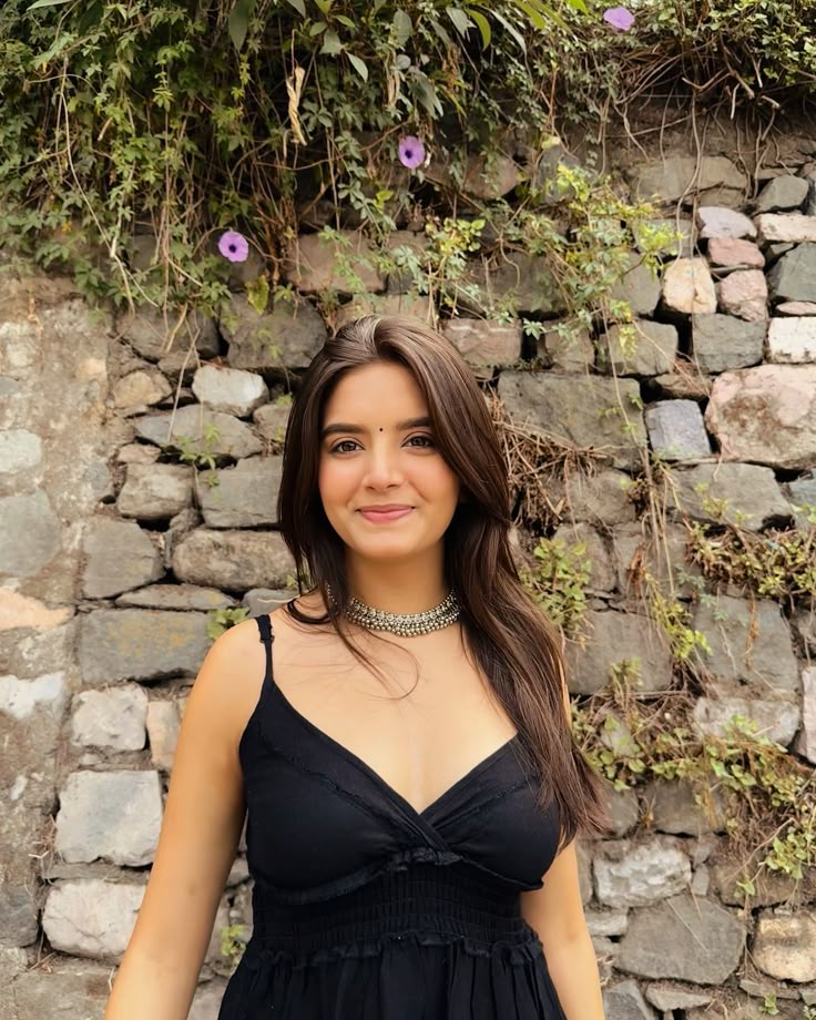 Call Girls In Indraprastha Estate 𝟗𝟕𝟏𝟏𝟎𝟏𝟒𝟕𝟎𝟓 Escort Service
